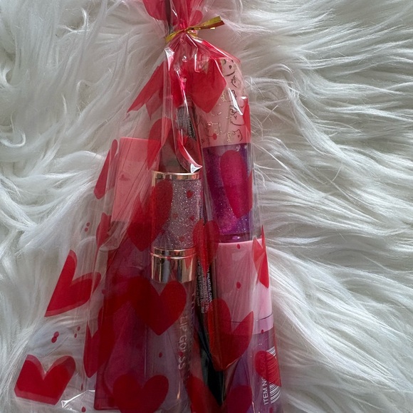 Lippie bundle!! - Picture 4 of 4